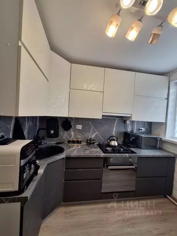 3-к кв. Челябинская область, Челябинск ул. Дзержинского, 18 (63.2 м) - Фото 1