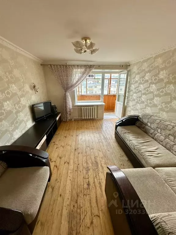 4-к кв. Чувашия, Чебоксары ул. Энтузиастов, 1 (72.8 м) - Фото 0