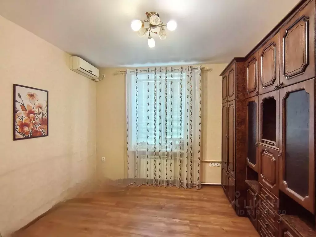 3-к кв. Волгоградская область, Волгоград ул. 40 лет ВЛКСМ, 15 (61.9 м) - Фото 0