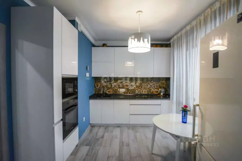 3-к кв. Калужская область, Калуга ул. 65 лет Победы, 45 (79.4 м) - Фото 1