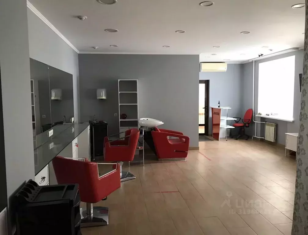 Помещение свободного назначения в Тюменская область, Тюмень ул. ... - Фото 1
