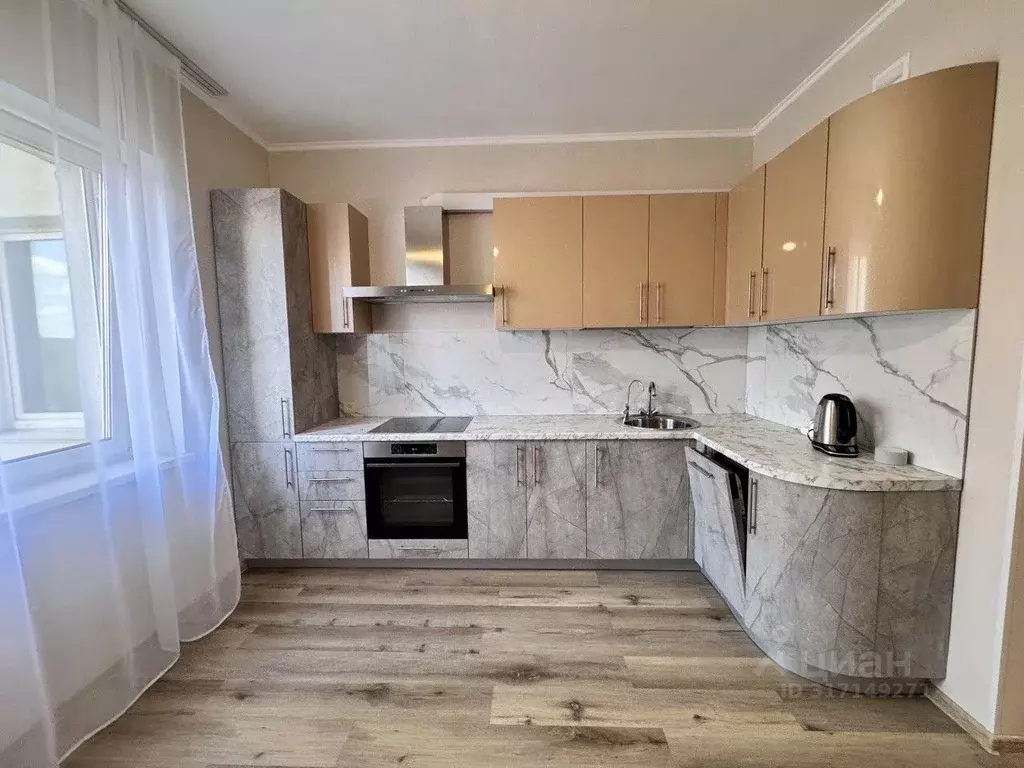 3-к кв. Свердловская область, Екатеринбург ул. Крауля, 93 (89.6 м) - Фото 0