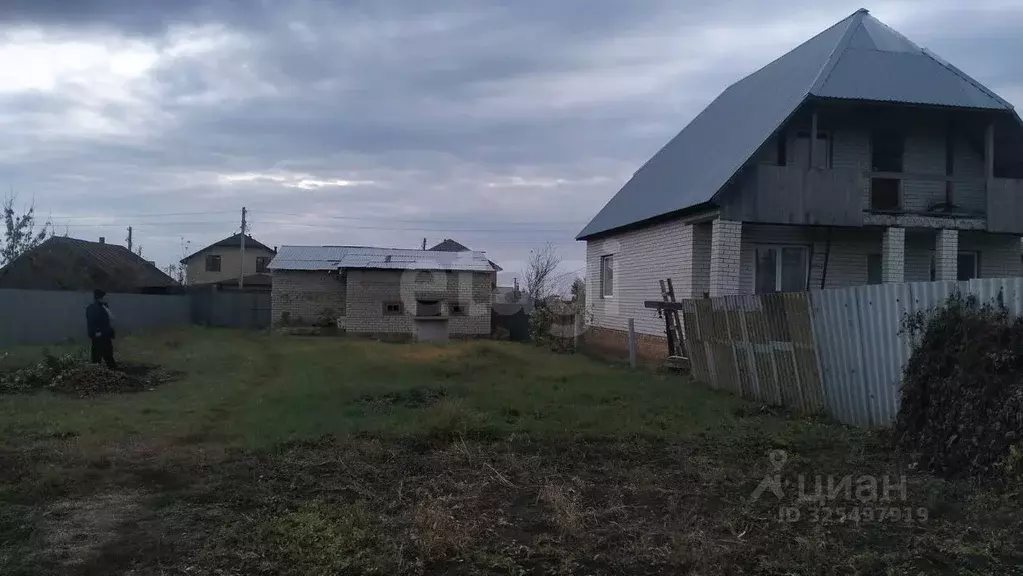 Дом в Саратовская область, Воскресенский район, Елшанское ... - Фото 1
