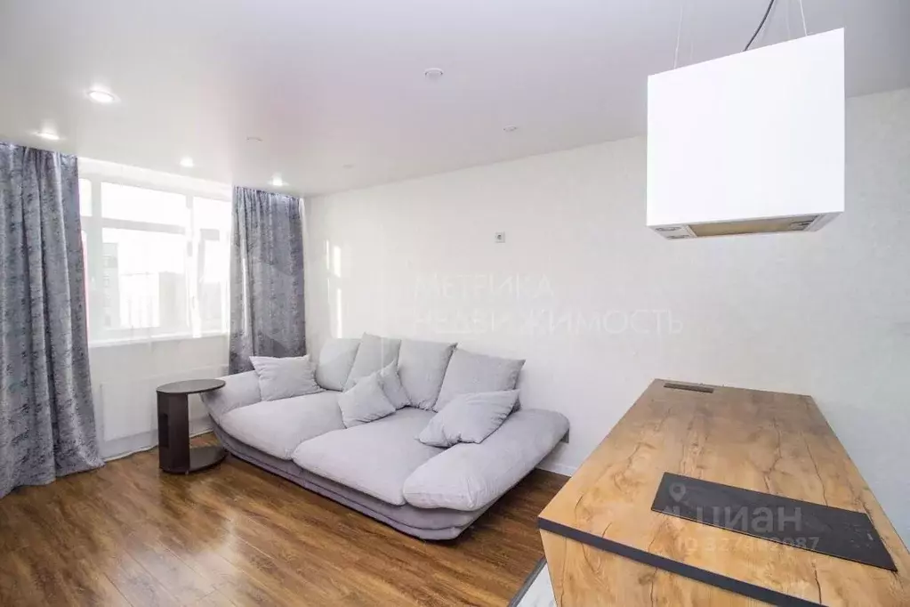 3-к кв. Тюменская область, Тюмень ул. Первооткрывателей, 10 (56.6 м) - Фото 1