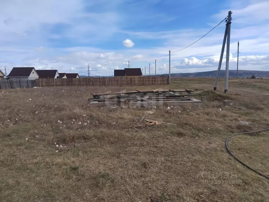 Участок в Иркутская область, Иркутский муниципальный округ, д. ... - Фото 1