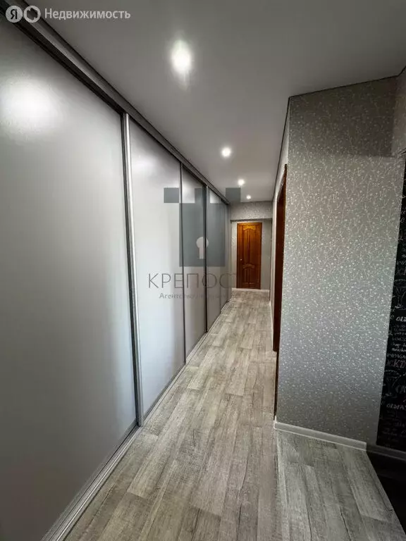 3-комнатная квартира: Мелеуз, улица Ленина, 152 (68.5 м) - Фото 0