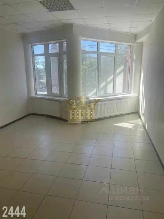 Офис в Крым, Симферополь ул. Аэрофлотская, 12 (22 м) - Фото 1