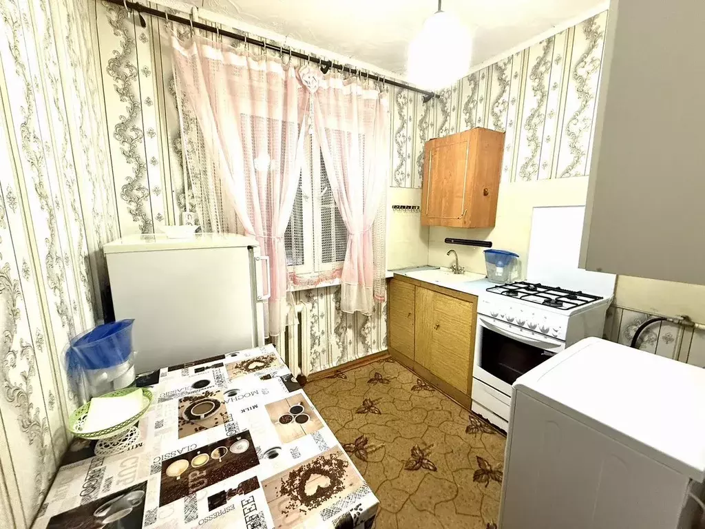 2-к кв. Ленинградская область, Тихвин 1-й мкр, 19 (44.0 м) - Фото 0