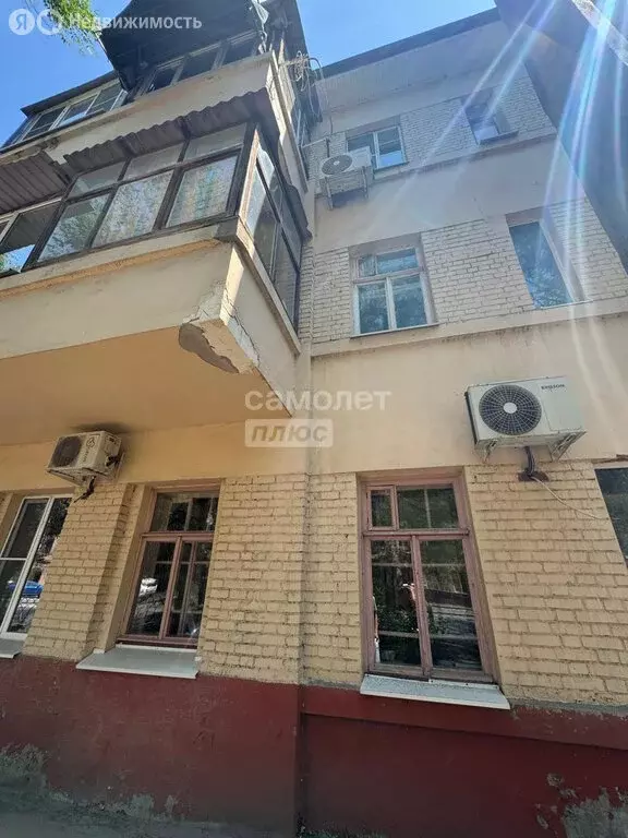 3-комнатная квартира: Астрахань, улица Адмирала Нахимова, 119 (62 м) - Фото 1