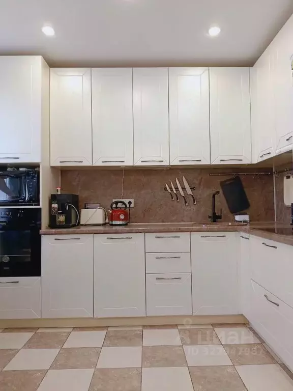 3-к кв. Самарская область, Тольятти ул. 70 лет Октября, 24 (65.7 м) - Фото 0