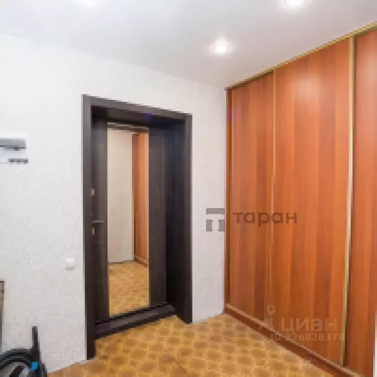 3-к кв. Челябинская область, Челябинск ул. Сталеваров, 44А (66.2 м) - Фото 1