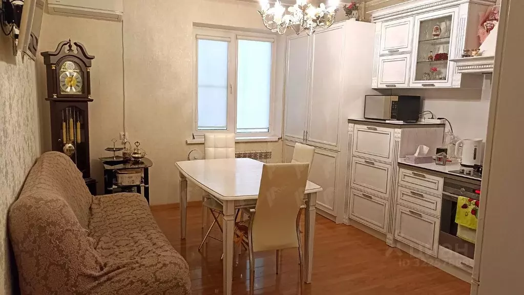 2-к кв. Астраханская область, Астрахань ул. Гоголя, 3к3 (76.1 м) - Фото 1