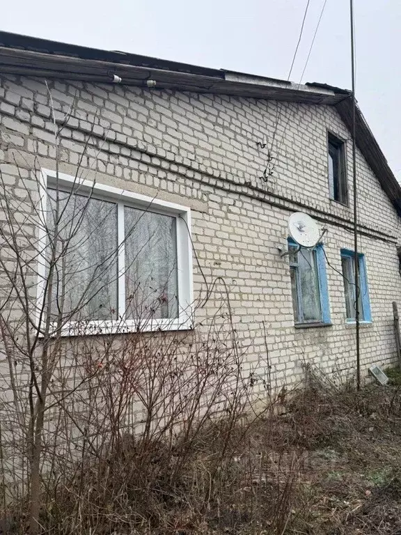 Дом в Брянская область, Севский район, Доброводское с/пос, с. Сенное ... - Фото 1