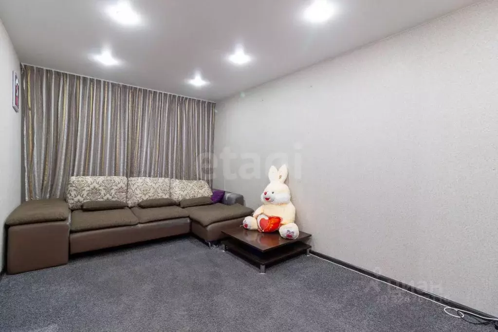 2-к кв. Красноярский край, Красноярск Парашютная ул., 66а (43.6 м) - Фото 1