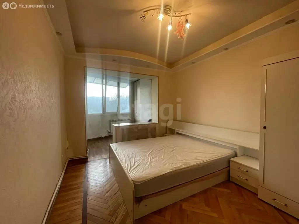 3-комнатная квартира: Симферополь, проспект Победы, 76 (66 м) - Фото 1