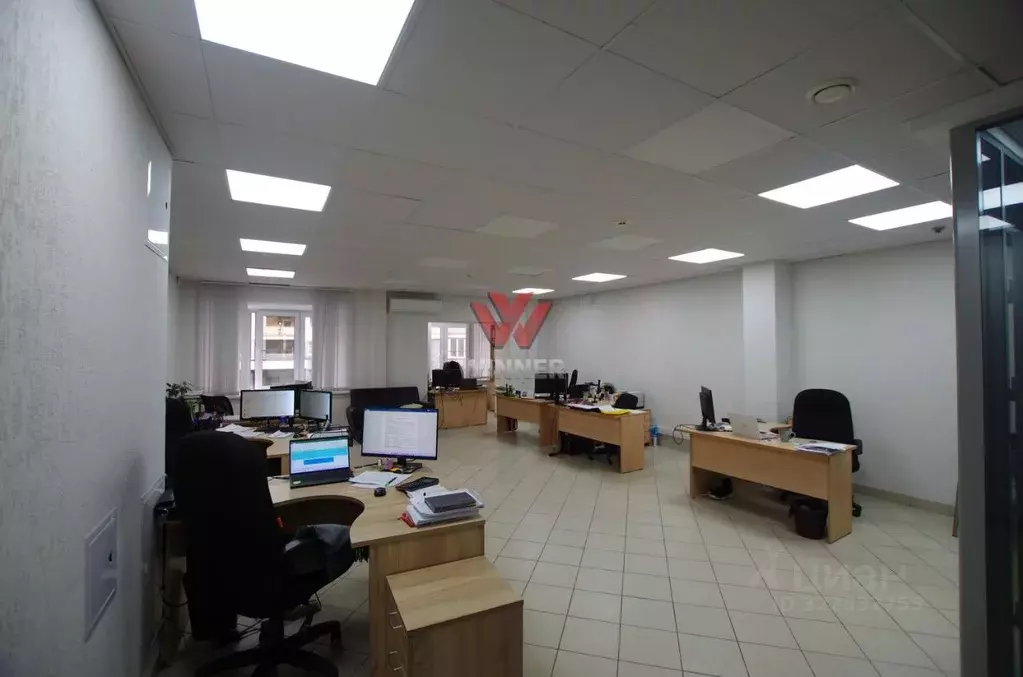 Офис в Нижегородская область, Нижний Новгород ул. Невзоровых, 87 (242 ... - Фото 1