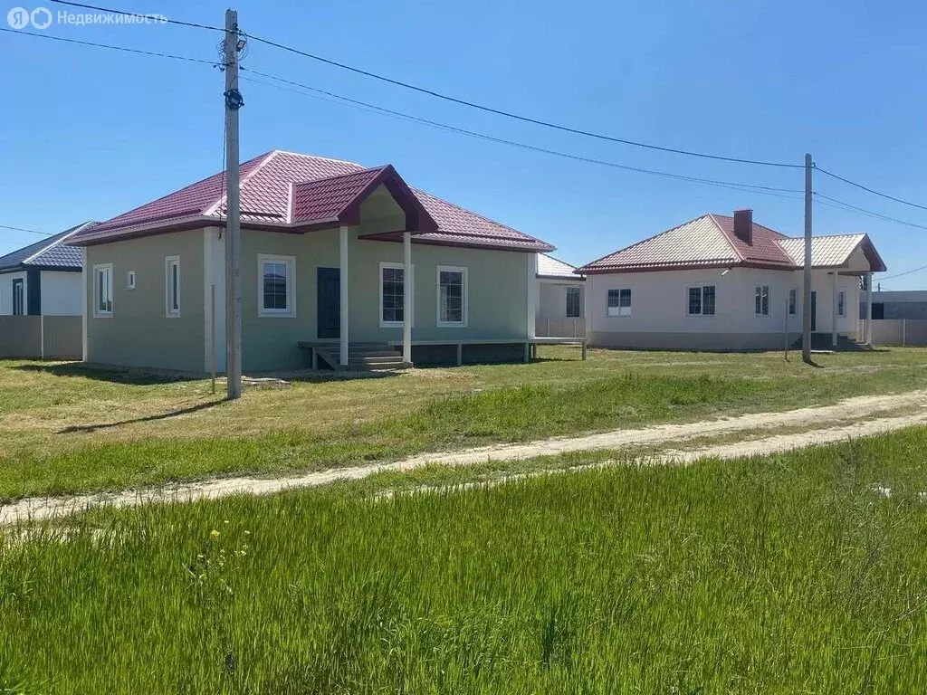 Дом в Крымск, Стекольная улица (110 м) - Фото 1