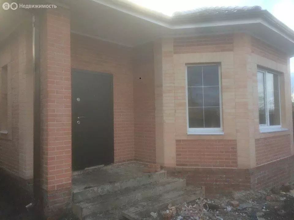 Дом в Ростов-на-Дону, Золотистая улица (80 м) - Фото 1