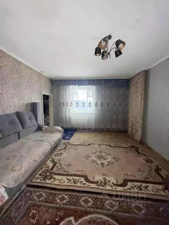 3-к кв. Омская область, Черлак рп ул. Автострадная, 98 (62.0 м) - Фото 1