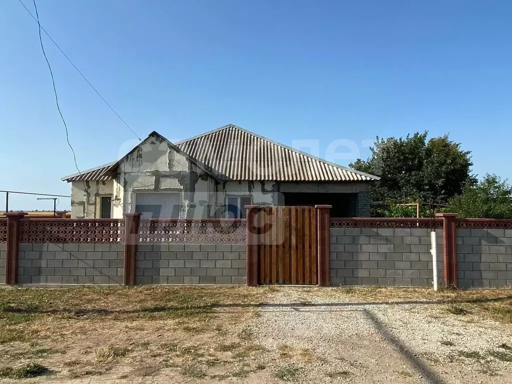 Дом в Крым, Раздольненский район, Славянское с/пос, с. Славянское ул. ... - Фото 1
