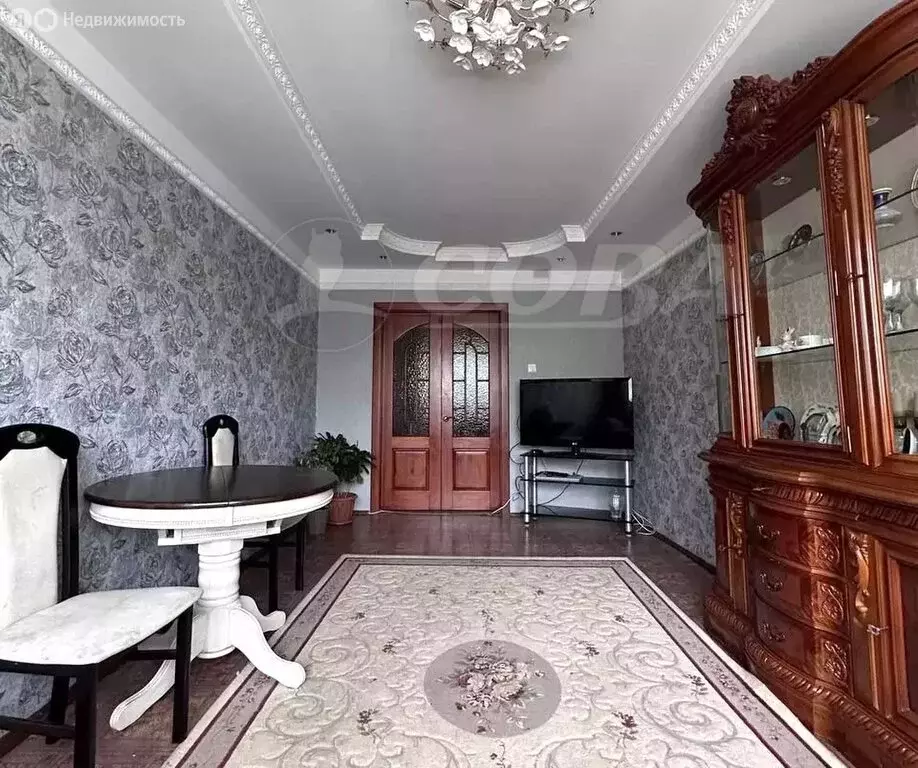 3-комнатная квартира: Тюмень, улица 50 лет Октября, 46 (69.3 м) - Фото 1