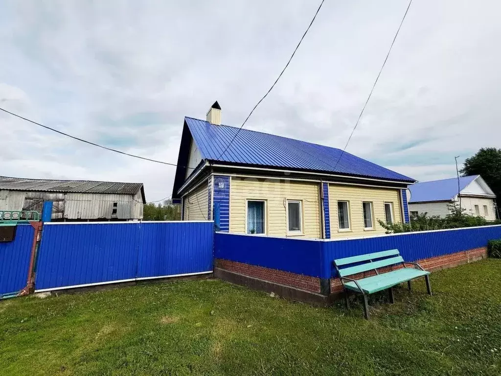 Дом в Башкортостан, Аургазинский район, Семенкинский сельсовет, с. ... - Фото 1