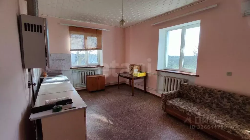 Дом в Крым, Сакский район, с. Лесновка ул. 60 лет СССР (275 м) - Фото 2