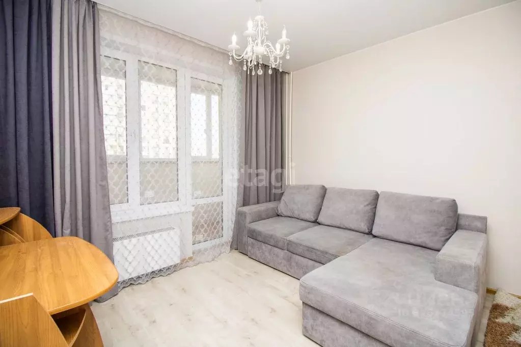 1-к кв. Тюменская область, Тюмень ул. Фармана Салманова, 10 (35.0 м) - Фото 2