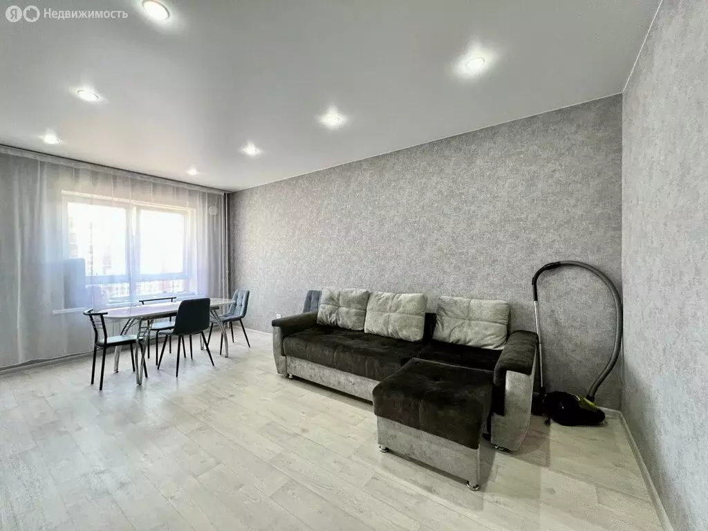 2-комнатная квартира: Иркутск, улица Баумана, 271/1 (60 м) - Фото 1