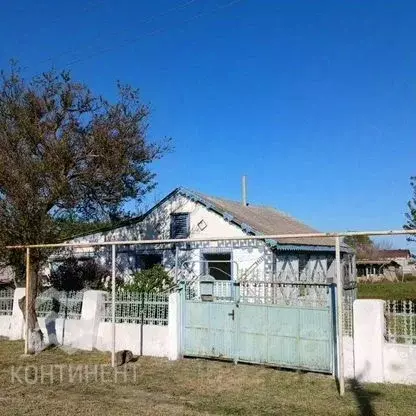 Дом в Крым, Сакский район, с. Молочное ул. Гагарина, 35 (80 м) - Фото 1