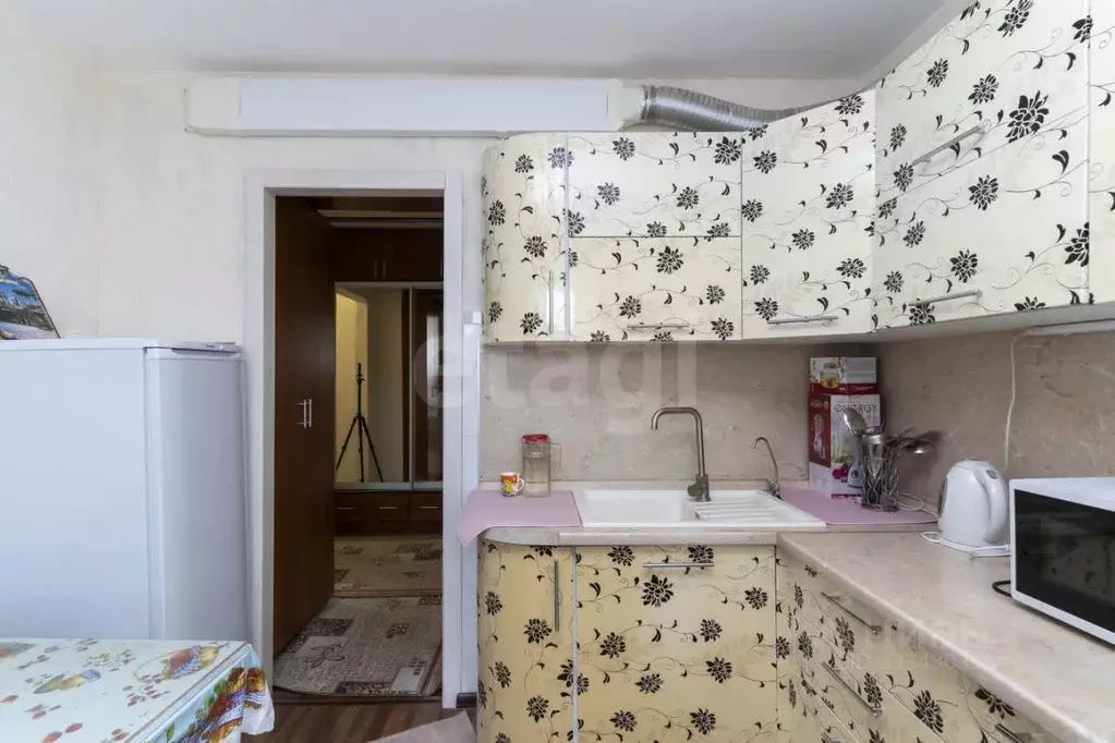 2-к кв. Тюменская область, Тюмень ул. Пермякова, 54 (50.0 м) - Фото 1