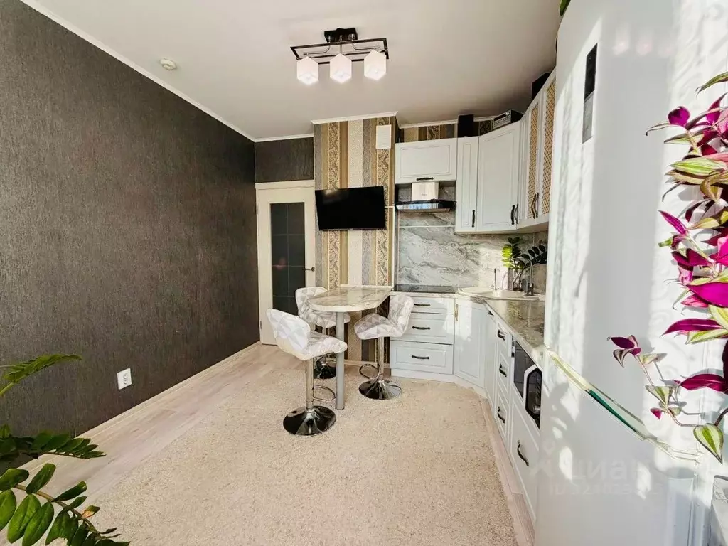 2-к кв. Курская область, Курск ул. Домостроителей, 8 (56.0 м) - Фото 2