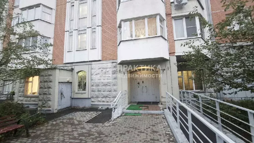 Продается 3-комнатная квартира - Фото 1