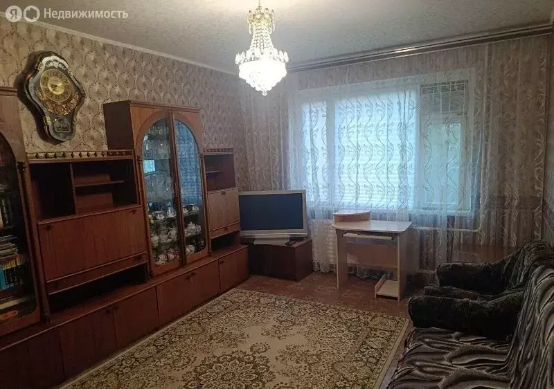 3-комнатная квартира: Энгельс, улица Тельмана, 41 (68 м) - Фото 1