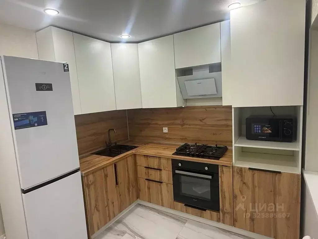 2-к кв. Краснодарский край, Сочи Бытха мкр, ул. Ворошиловская, 8 (52.0 ... - Фото 1