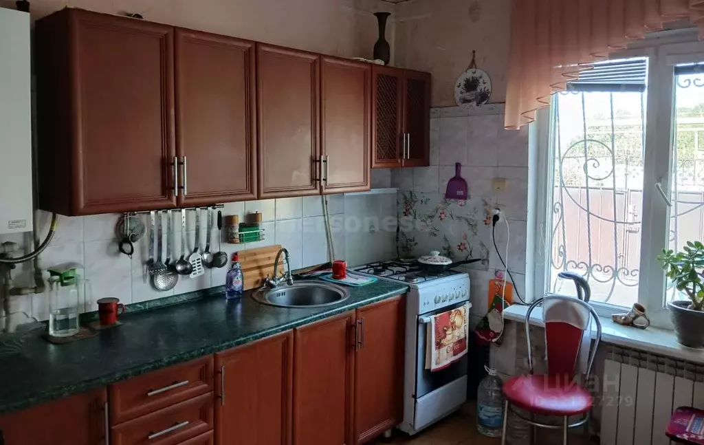 Дом в Севастополь пос. Любимовка, ул. Южногородская (100 м) - Фото 1