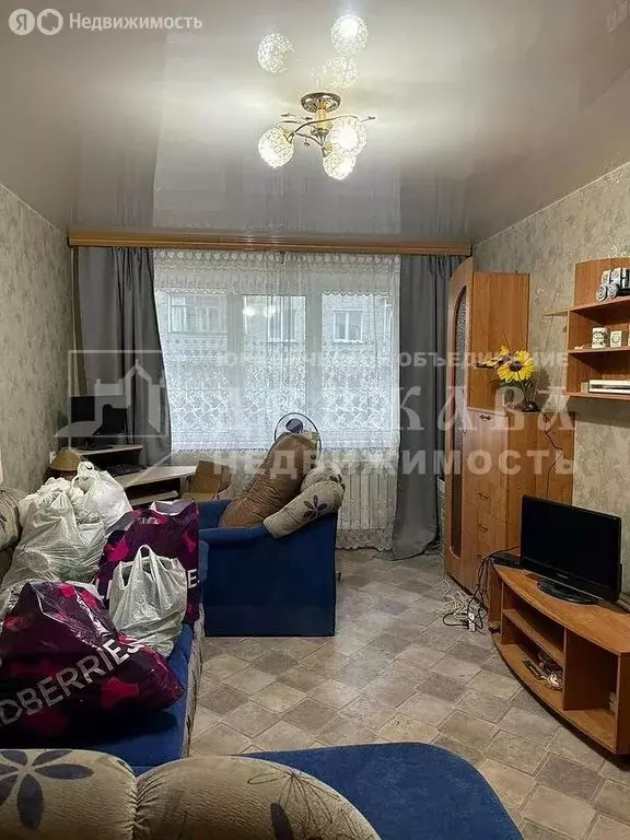 1-комнатная квартира: Междуреченск, улица Пушкина, 19 (30 м) - Фото 0