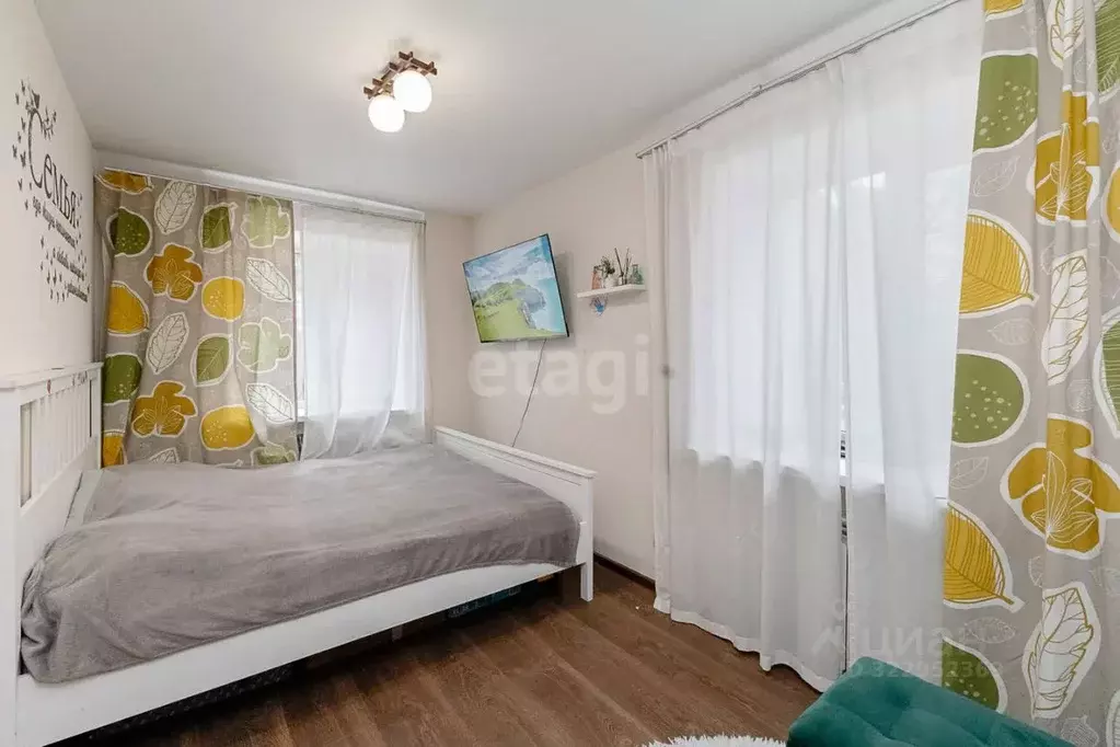 2-к кв. Свердловская область, Екатеринбург ул. Белоярская, 9 (41.9 м) - Фото 0