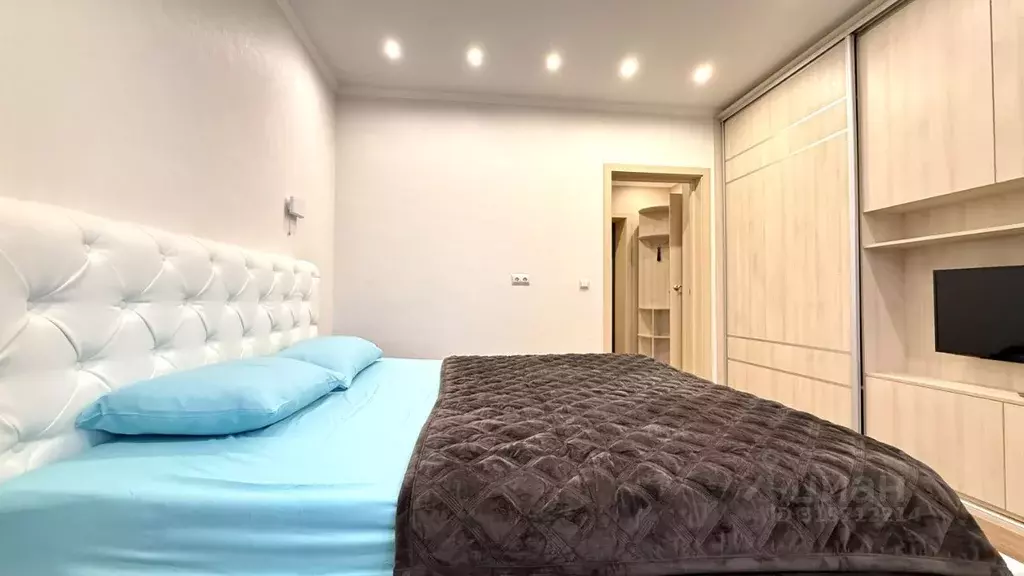 1-к кв. Тюменская область, Тюмень Заречный проезд, 14 (45.0 м) - Фото 0