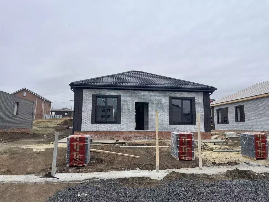 Дом в Ростовская область, Аксайский район, Грушевская ст-ца пер. ... - Фото 1