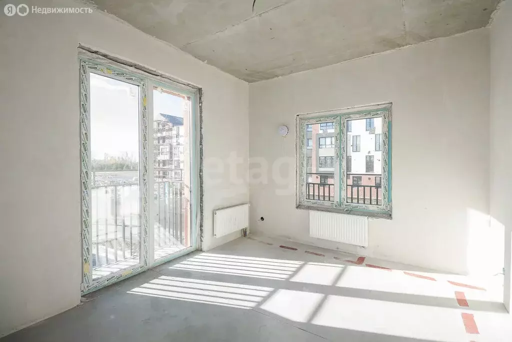 2-комнатная квартира: Тюмень, улица Александра Звягина, 9 (67.3 м) - Фото 2