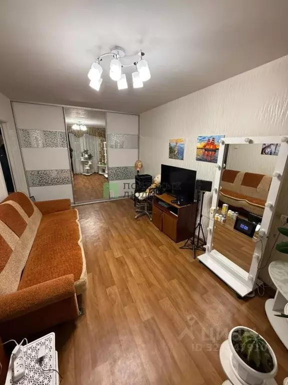 1-к кв. Курганская область, Курган Заозерный жилрайон, 5-й мкр, 11 ... - Фото 0