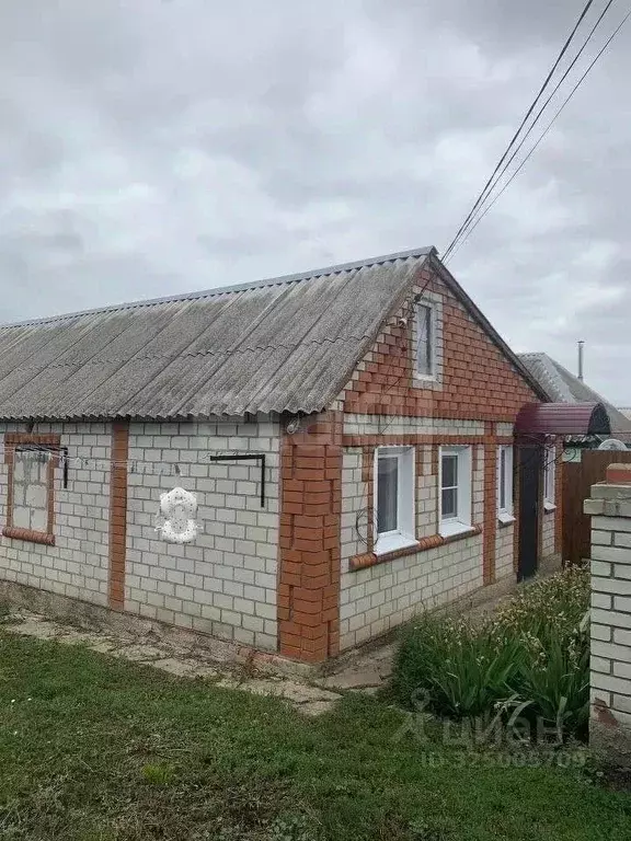 Дом в Белгородская область, Губкинский городской округ, с. ... - Фото 1