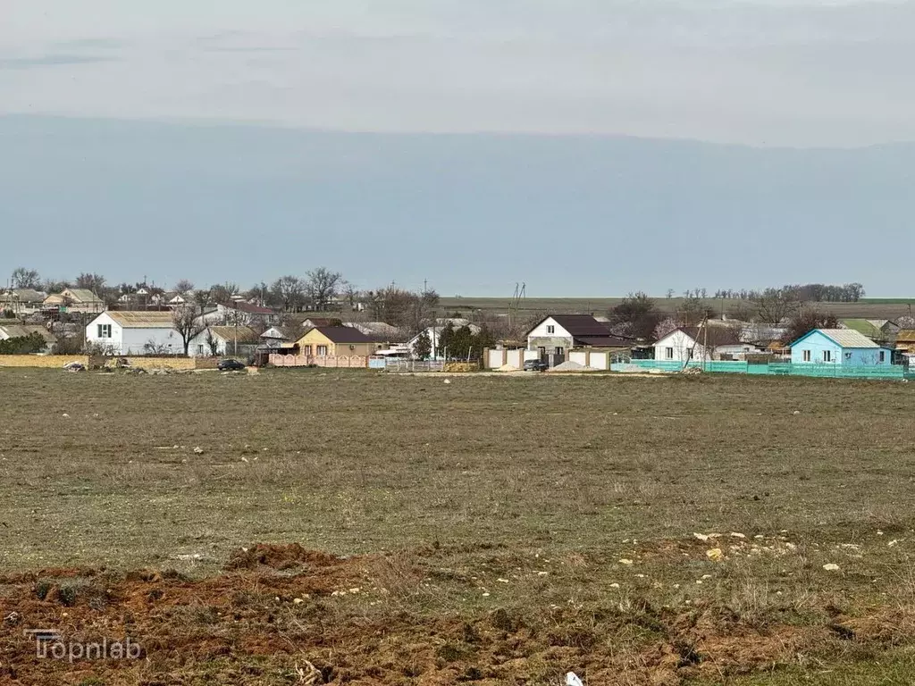 Участок в Крым, Сакский район, Штормовское с/пос, с. Приветное  (9.3 ... - Фото 1