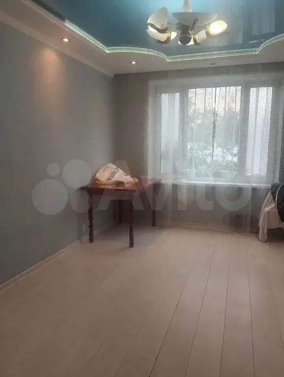 Комната 17 м в 3-к., 1/9 эт. - Фото 0