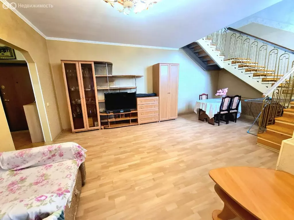 3-комнатная квартира: Астрахань, улица Победы, 54к5 (87.3 м) - Фото 1