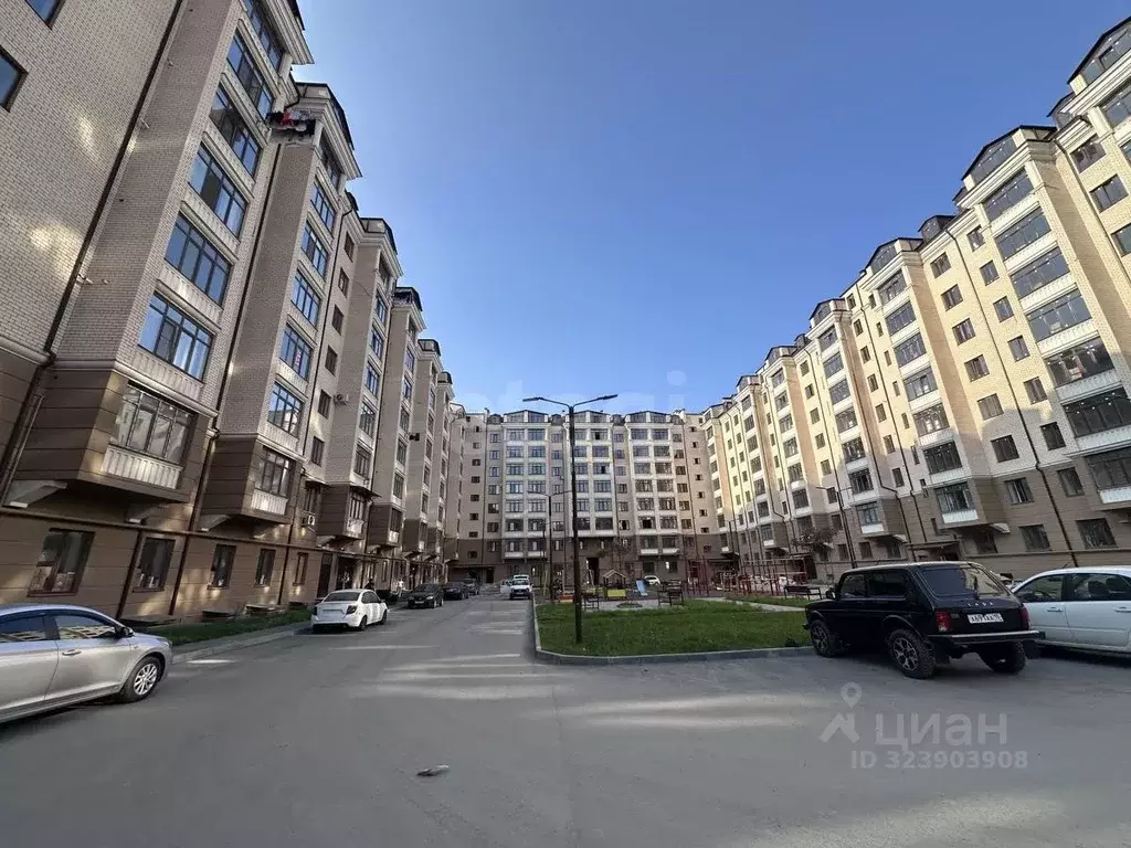 2-к кв. Северная Осетия, Владикавказ ул. Курсантов-Кировцев, 4А (68.0 ... - Фото 1