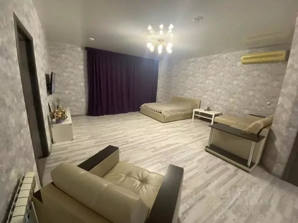 1-к кв. Удмуртия, Глазов Сибирская ул., 99 (90.0 м) - Фото 1