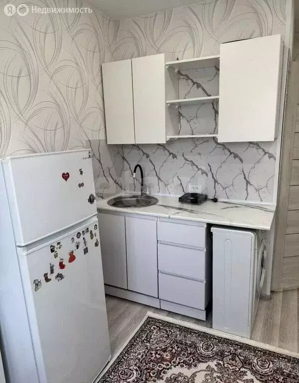 Квартира-студия: Красноярск, улица Железнодорожников, 9 (11.8 м) - Фото 1
