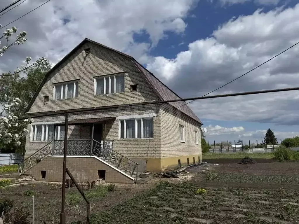 Дом в Мордовия, Рузаевский район, с. Инсар-Акшино ул. Свердлова (220 ... - Фото 1